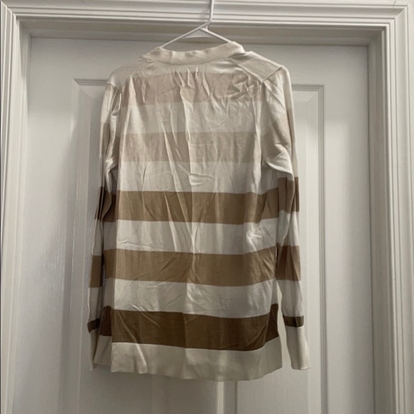 Old Navy size large button down - Picture 2 of 3